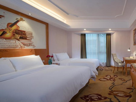 Vienna Hotel (Danxia Mountain Scenic Spot), Renhua, China