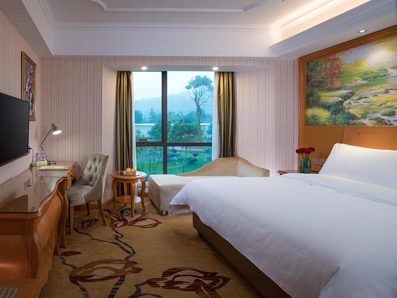 Vienna Hotel (Danxia Mountain Scenic Spot), Renhua, China