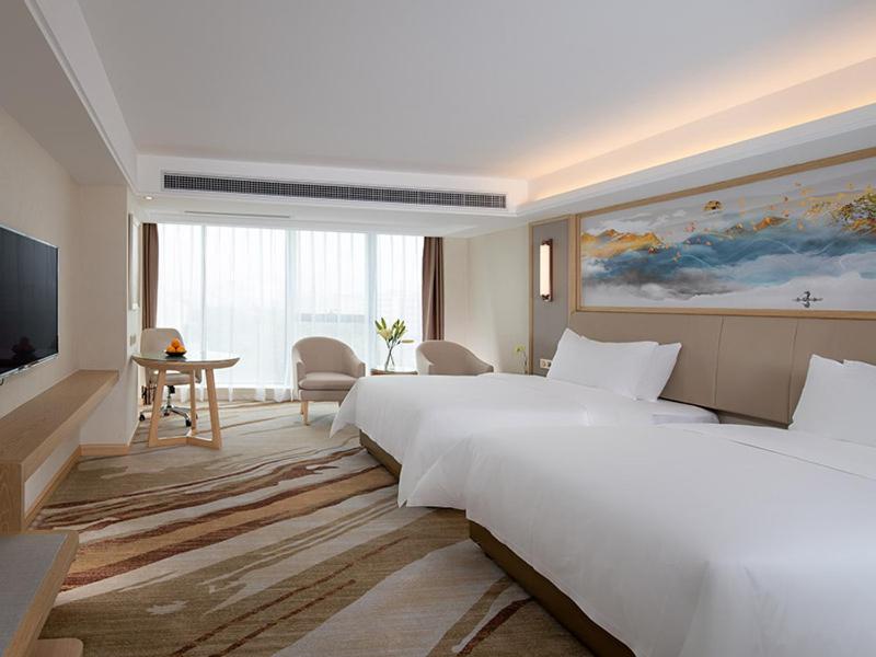 Vienna International Hotel South Gate of Shenzhen International Convention and Exhibition Center, Bao'an, China