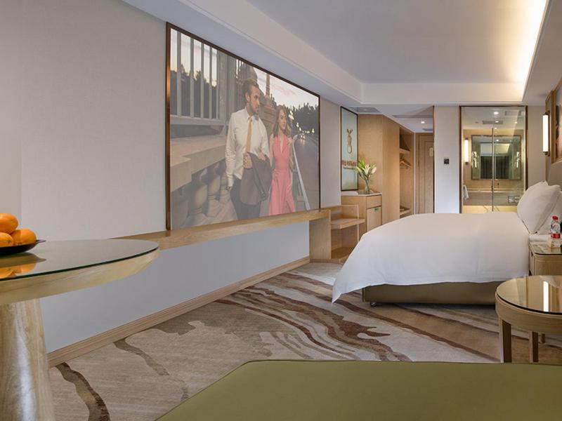 Vienna International Hotel South Gate of Shenzhen International Convention and Exhibition Center, Bao'an, China