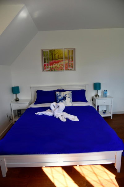 The Blue Cottage B&B, Seventy Mile, Canada