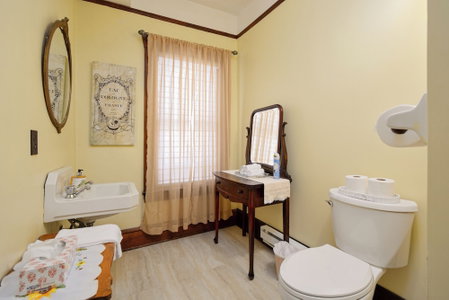 Royal Hotel Sydney, Sydney, Canada