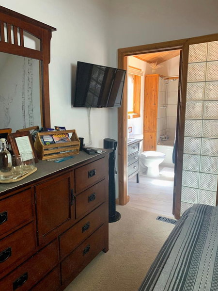 Ambleside Lodge Bed & Breakfast, Canmore, Canada