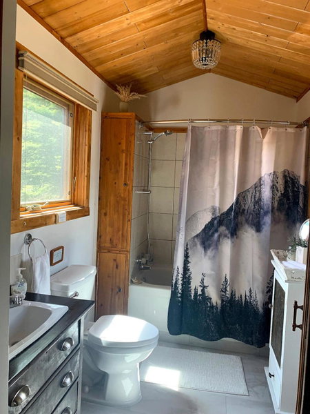 Ambleside Lodge Bed & Breakfast, Canmore, Canada