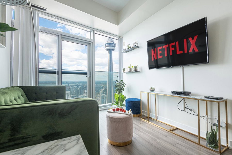 Beautiful Luxurious Modern Condo With Breathtaking Views, Toronto, Canada