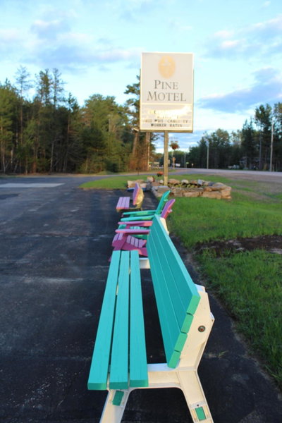 Pine Motel, Deep River, Canada