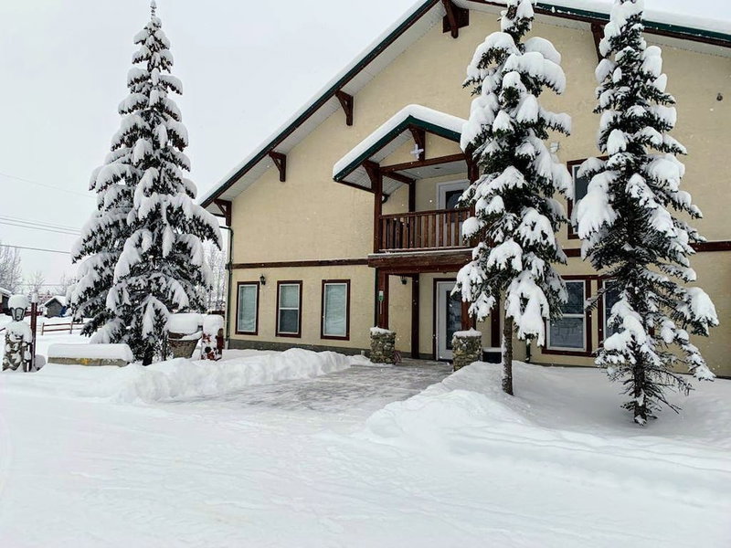 Raven's Nest Hotel, McBride, Canada