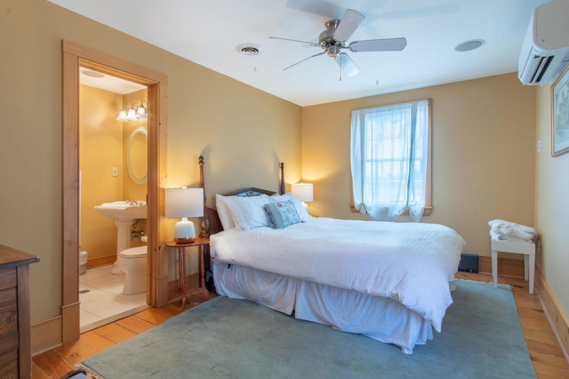 Emilyville Inn, Campbellford, Canada