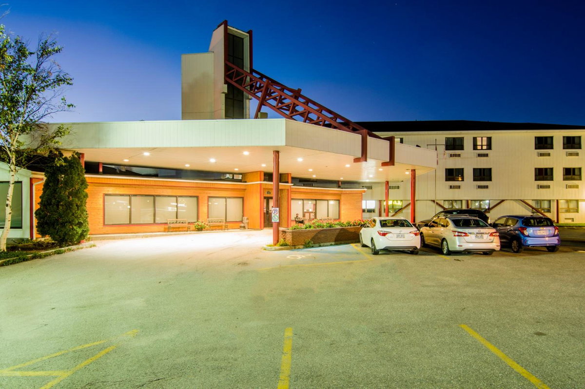Sinbads Hotel & Suites, Canada