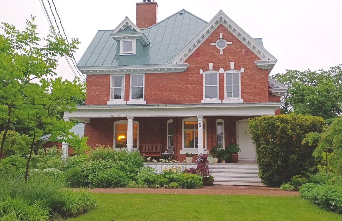 Napier House, Canadá