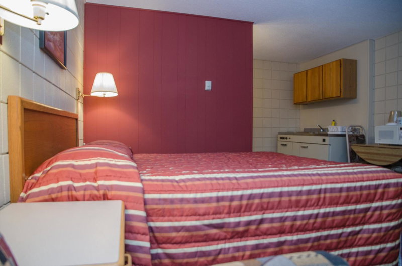 Plains Motel, Brooks, Canada