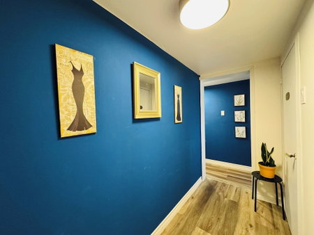Sunrise BnB with Free Parking, Toronto, Канада
