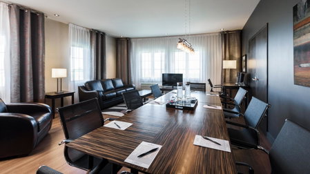 Imperia Hotel & Suites Saint-Eustache, Saint-Eustache, Canada
