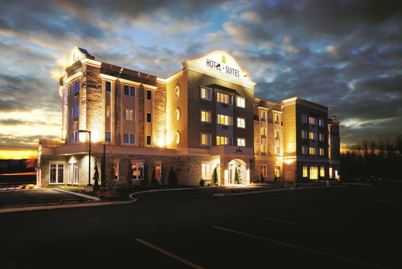 Imperia Hotel & Suites Saint-Eustache, Saint-Eustache, Canada