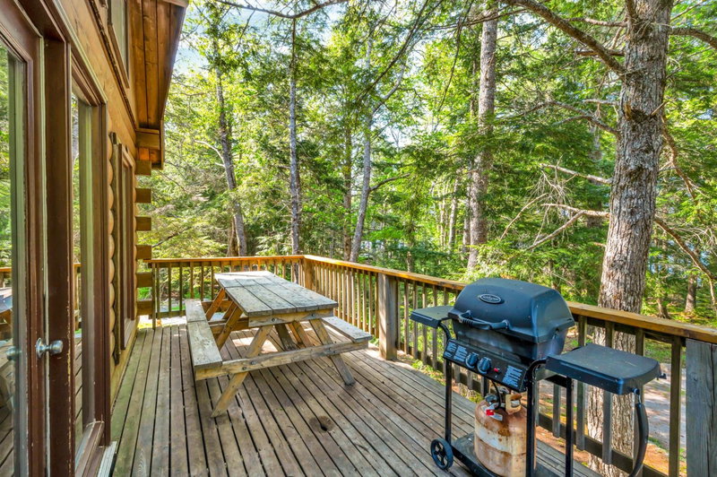 Mersey River Chalets a nature retreat, Caledonia, Canada