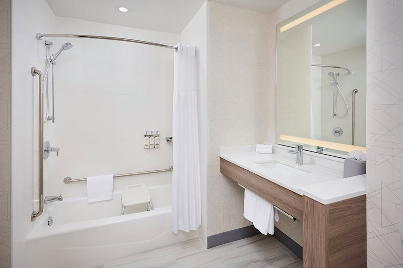 Holiday Inn Express Hamilton Upper James by IHG, Hamilton, Canada