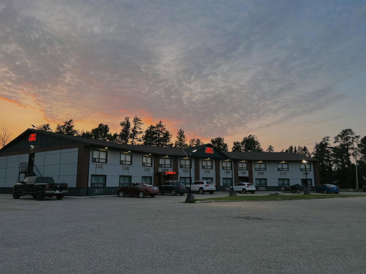 HWY 17 Hotel, Canadá