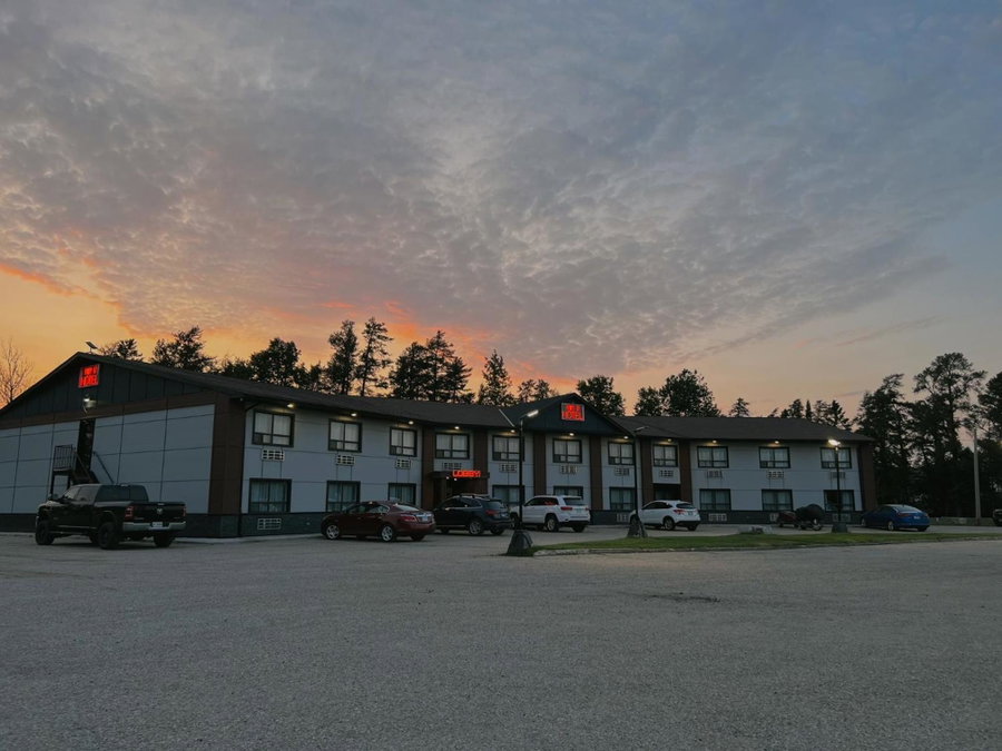 HWY 17 Hotel, Wawa, Canada