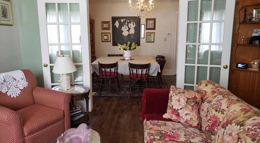 Blue Spruce Bed and Breakfast Muskoka, Gravenhurst, Канада
