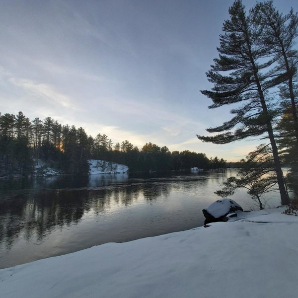 Blue Spruce Bed and Breakfast Muskoka, Gravenhurst, Канада