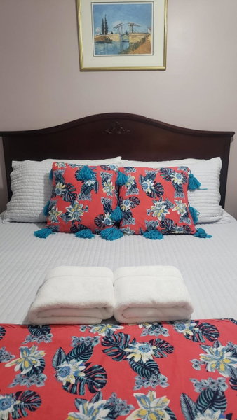 Blue Spruce Bed and Breakfast Muskoka, Gravenhurst, Канада
