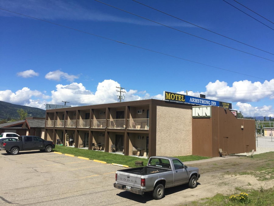Armstrong Inn, Armstrong, Canada