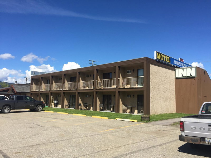 Armstrong Inn, Armstrong, Canada