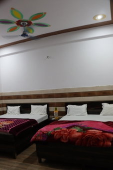 K.D. Dham-Near Prem mandir, Vrindāvan, India