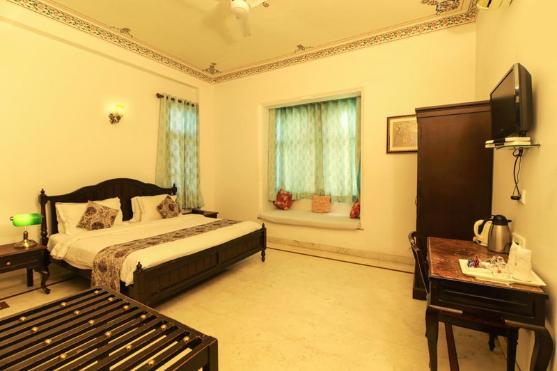 Hotel Boheda Palace - 1KM away from Lake Pichola, Udaipur, India