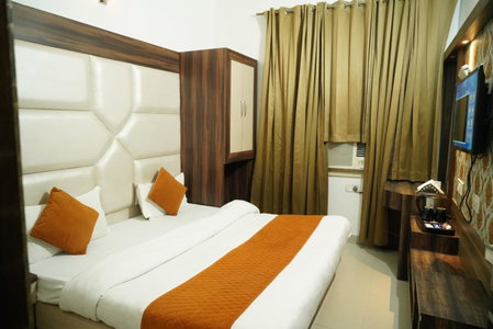 Hotel Malhotra inn 50 Meter from Golden Temple, Amritsar, India