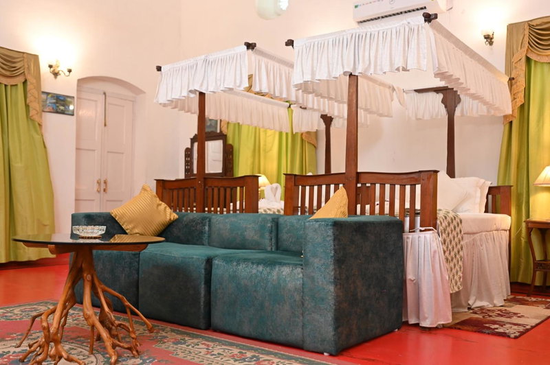 Thengal Manor, Jorhāt, India