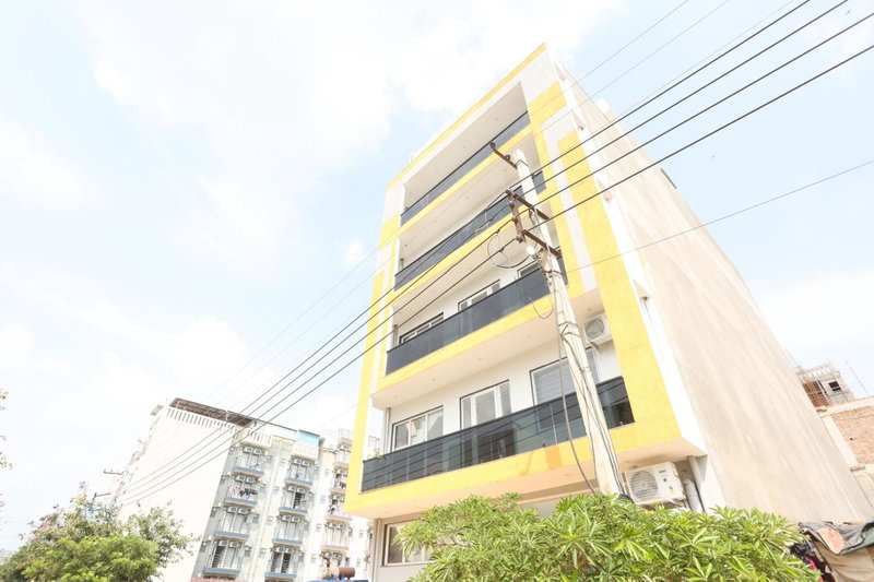 Super Townhouse Sector 69 Gurgaon, Gurgaon, Indien