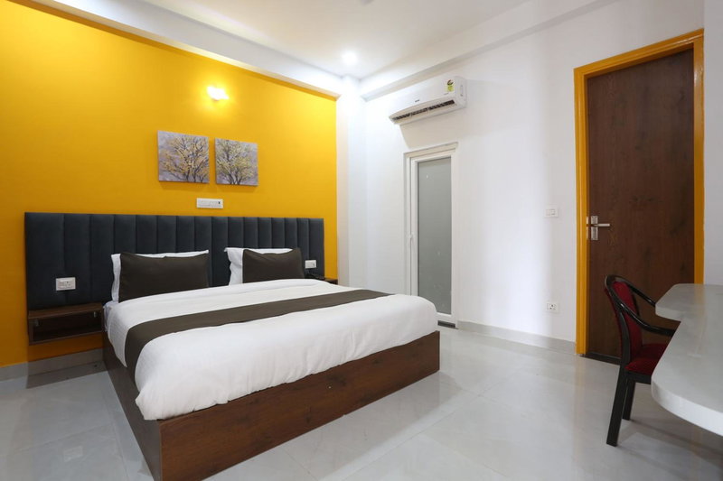 Super Townhouse Sector 69 Gurgaon, Gurgaon, Indien