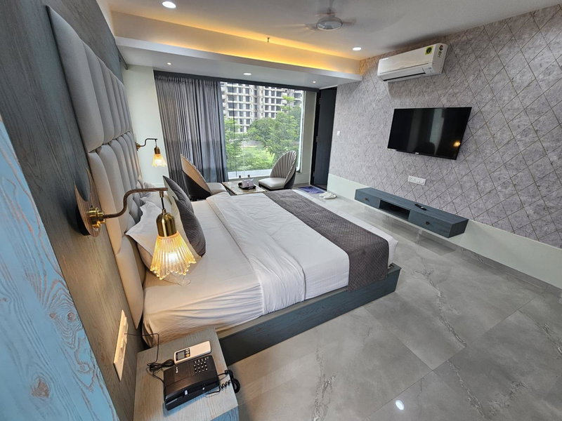 The Eiffel Hotel & Banquet, Gandhinagar, India