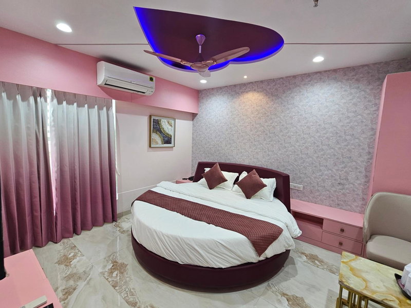 The Eiffel Hotel & Banquet, Gandhinagar, India