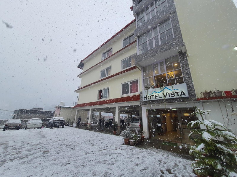 Hotel Vista Bhowali, Nainital - Vegetarian, Bhowāli, India