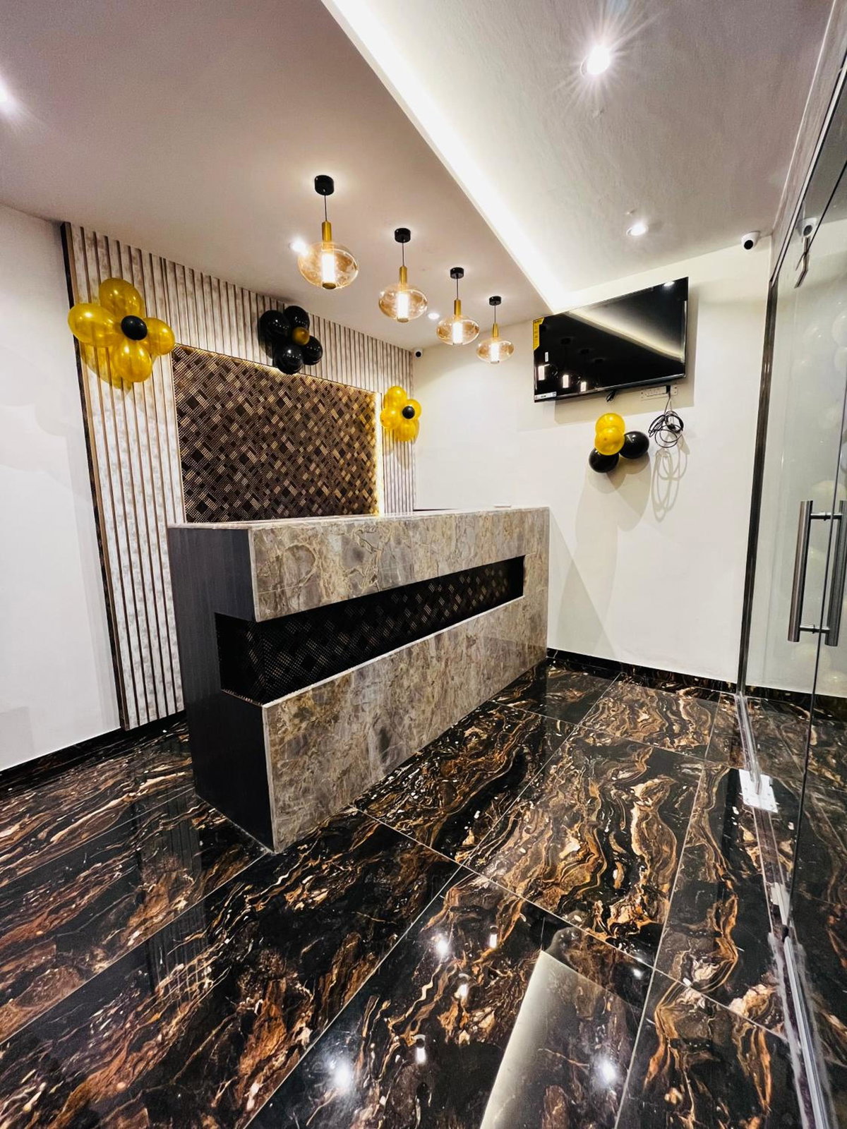 Hotel Classio Andheri - Near DN Nagar Metro Station, Indien