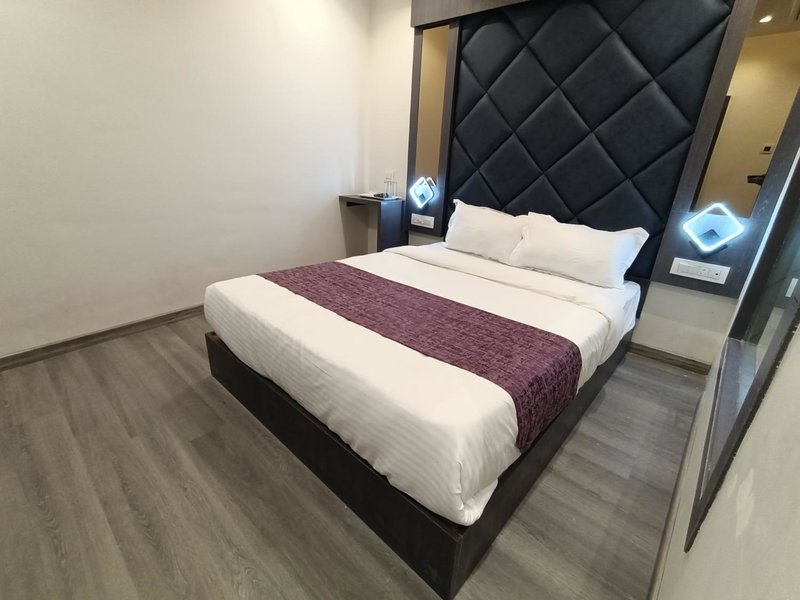 Hotel Classio Andheri - Near DN Nagar Metro Station, Mumbai, India