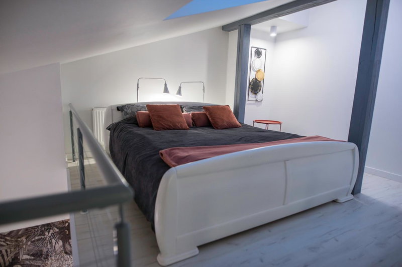 Nowoczesny apartament z antresolą i garażem, Mragowo, Poland