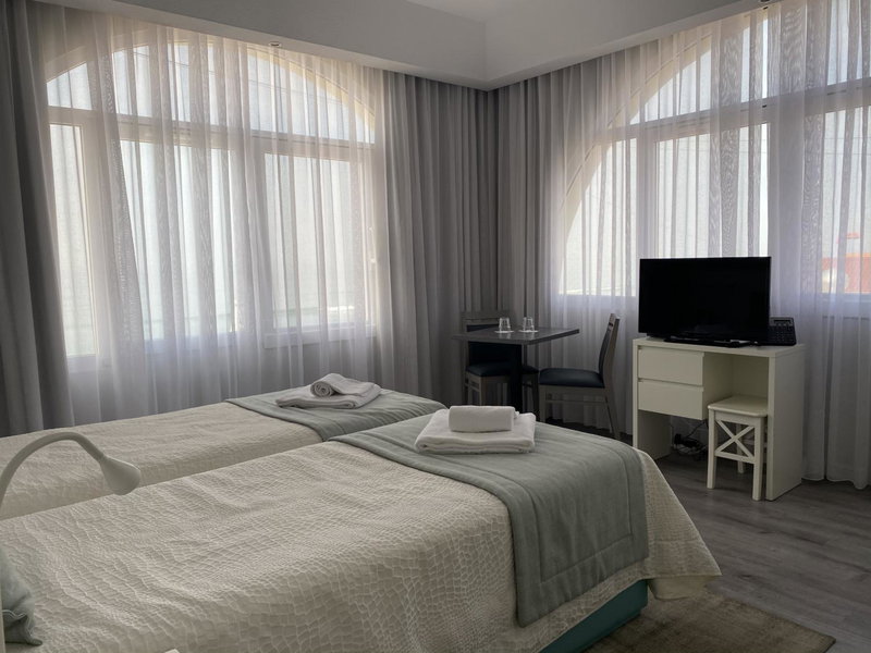 Golden Beach Guest House & Rooftop Bar, Faro, Португалия