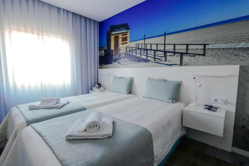 Golden Beach Guest House & Rooftop Bar, Faro, Португалия