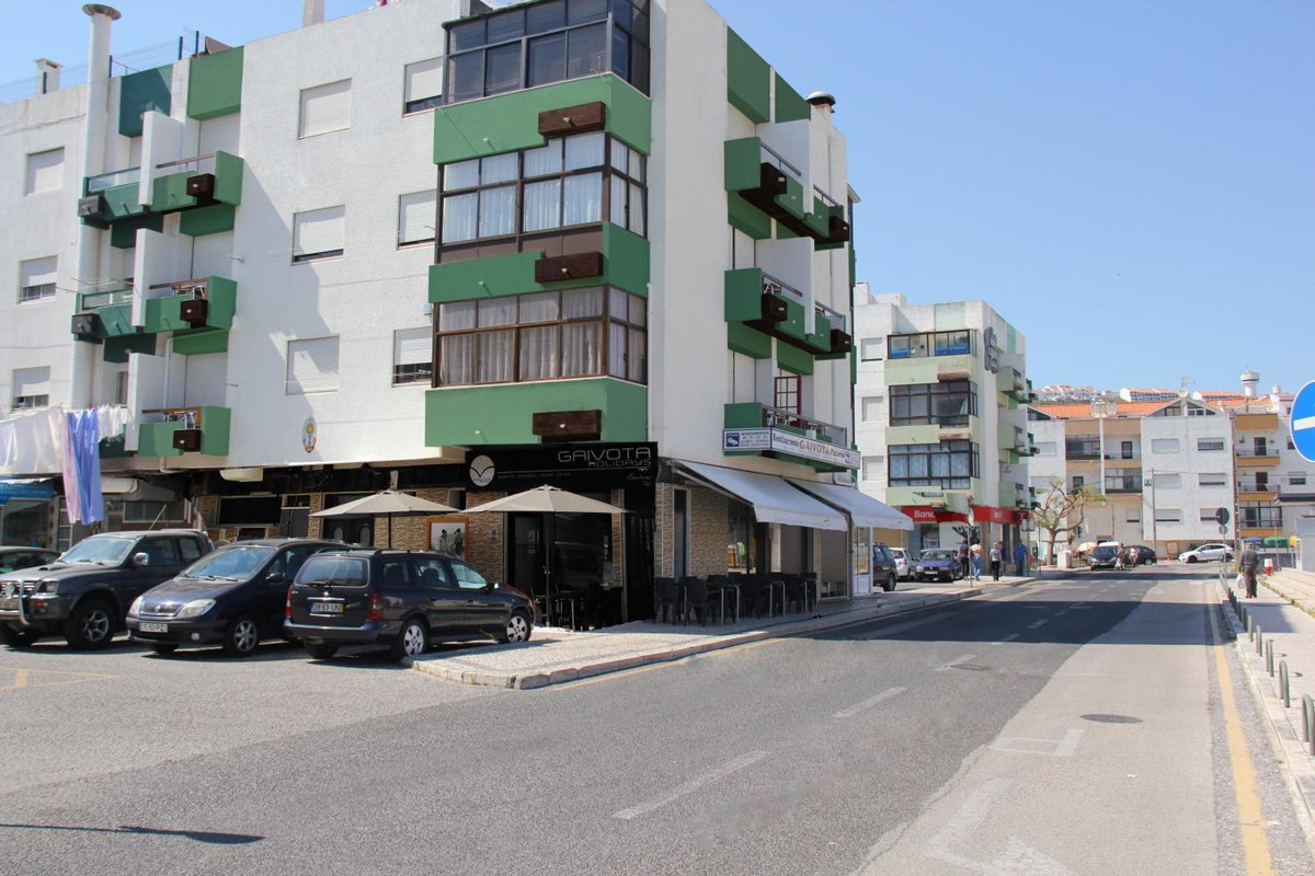 Hotel · Gaivota Holidays, Nazaré