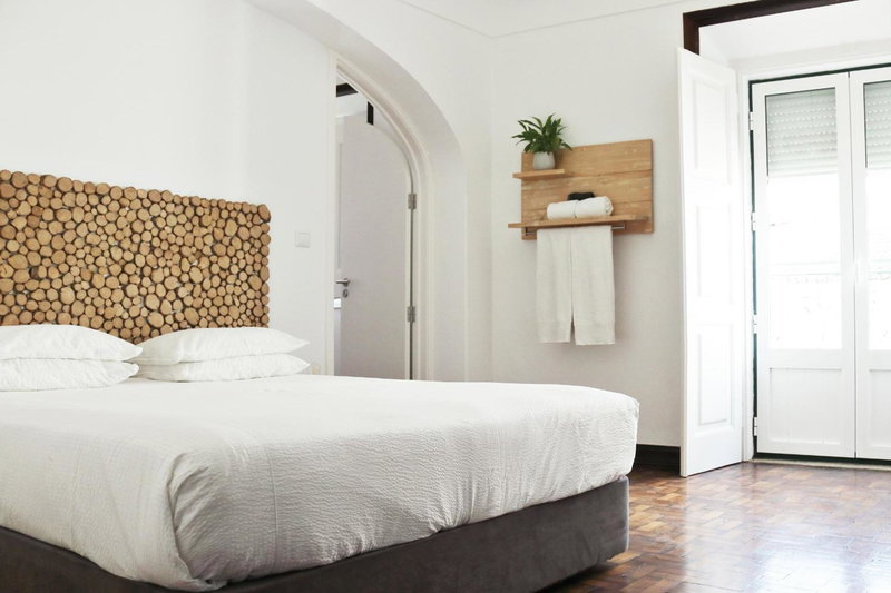 ZOETIC sustainable rooms, Évora, Португалия