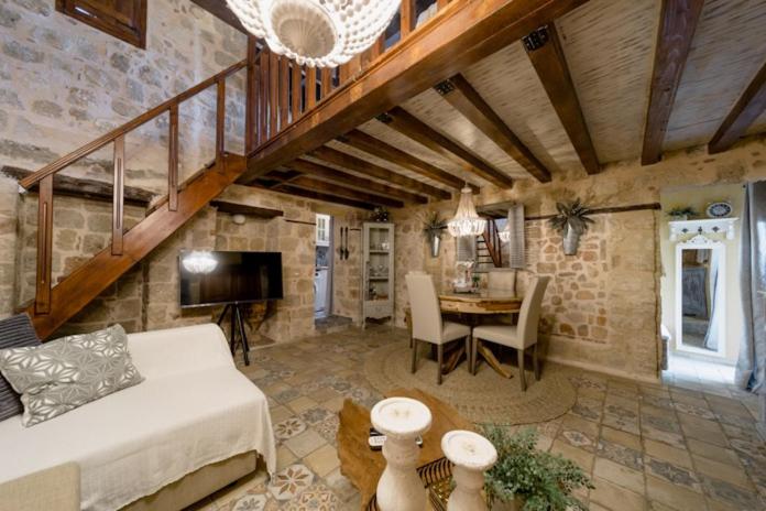 George & Alexandra's Apartments, Rhodes Town, Greece