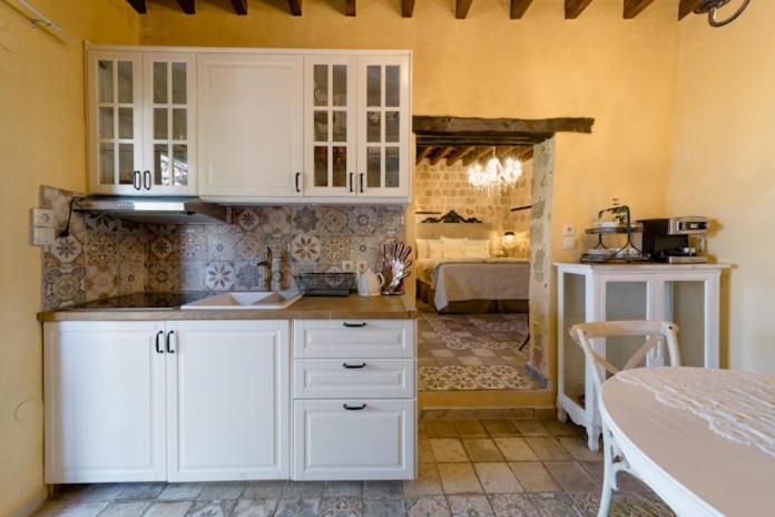 George & Alexandra's Apartments, Rhodes Town, Greece