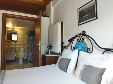 Hotel PARALIAKO Kyparissi, Kyparíssion, Greece