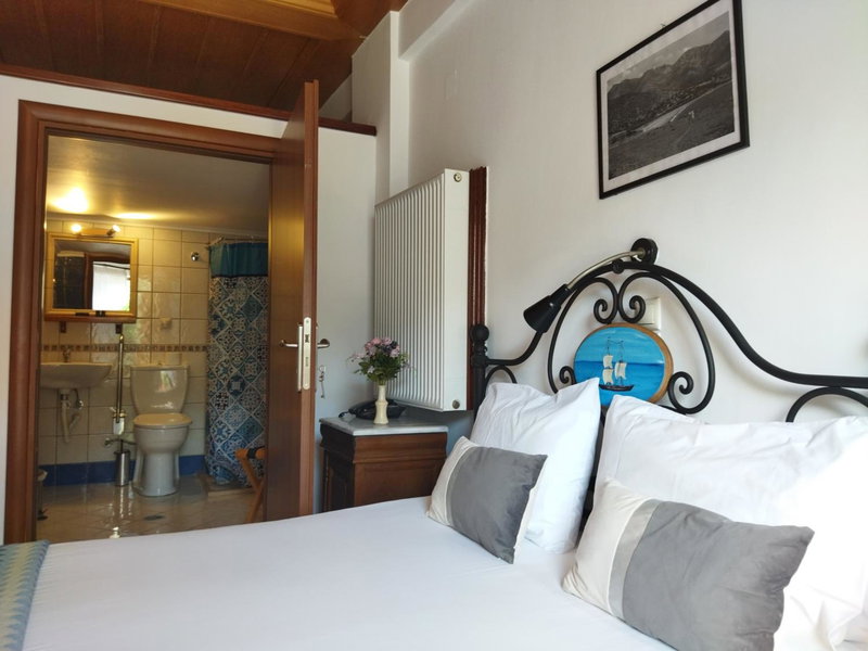 Hotel PARALIAKO Kyparissi, Kyparíssion, Greece