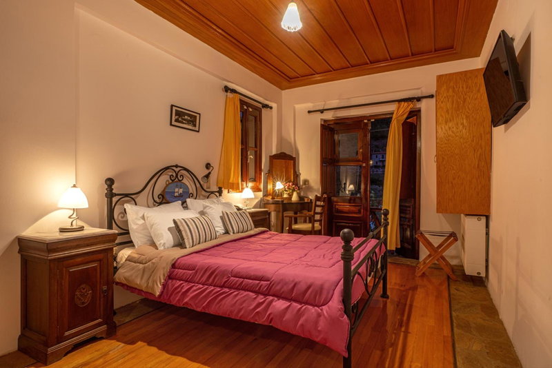 Hotel PARALIAKO Kyparissi, Kyparíssion, Greece