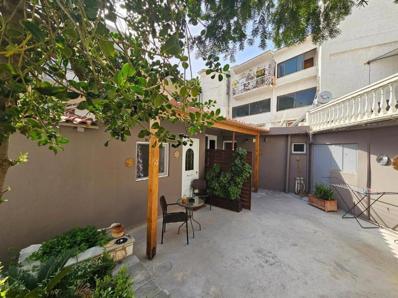 Garden Square Inn, Markopoulo, Greece