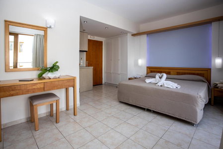 Mary Hotel & Mary Royal Suites, Platanes, Greece